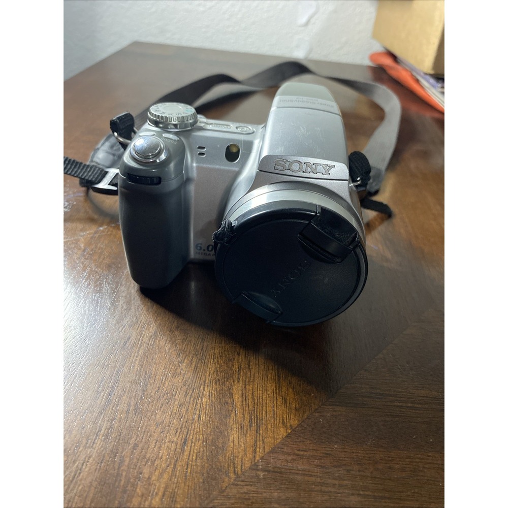 SONY CYBER-SHOT DSC-H2 6.0MP DIGITAL CAMERA - SILVER Tested!!